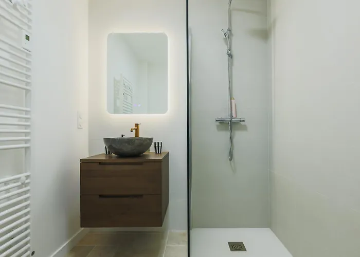 Romantique Proche Climatisee Avec Balneo, Video Projecteur Et Piscine Apartamento Le Bernard