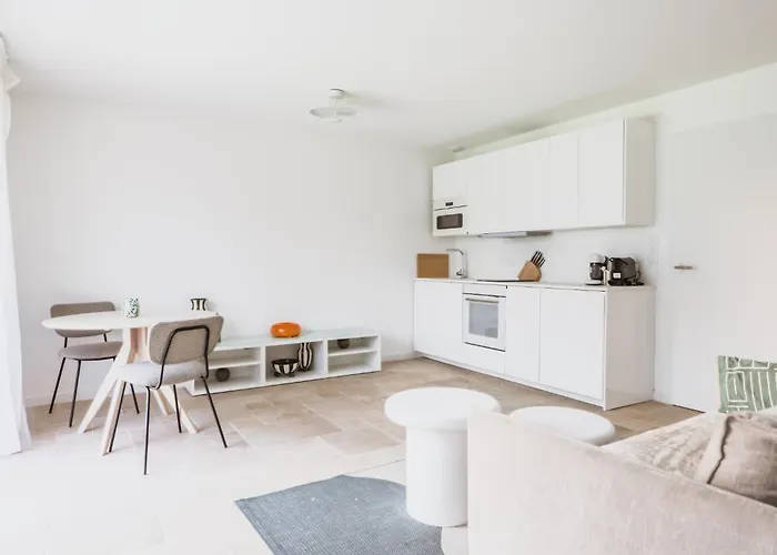 Apartamento Romantique Proche Climatisee Avec Balneo, Video Projecteur Et Piscine Le Bernard